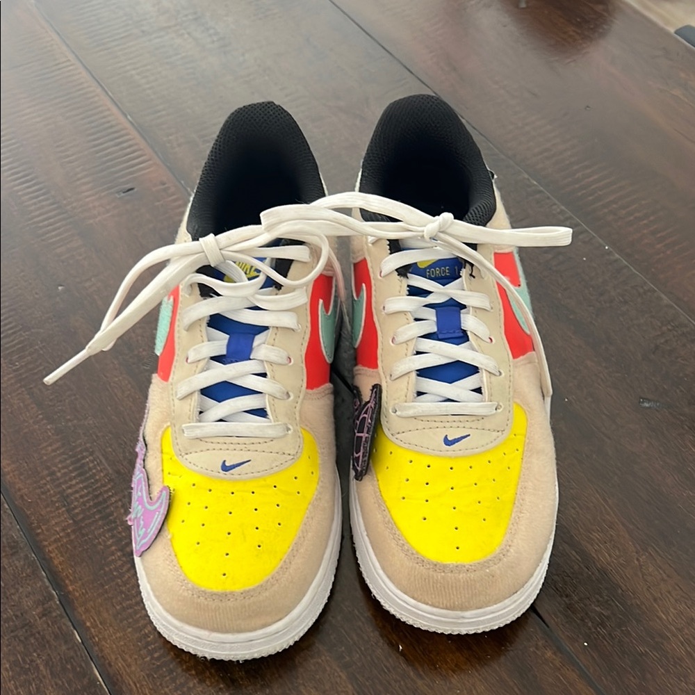 Nike sneakers (only worn 1x)